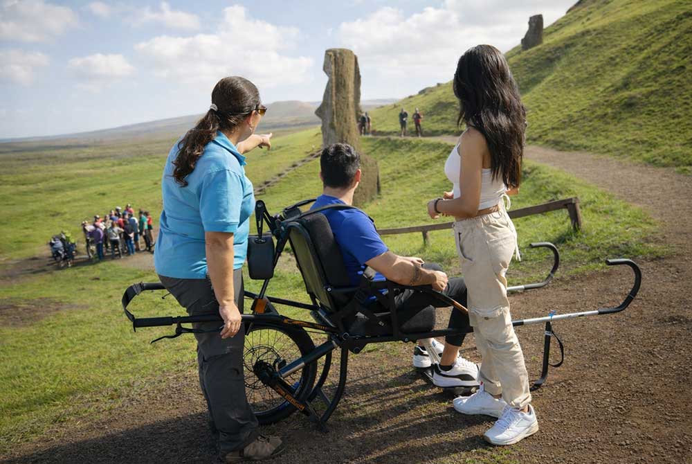 Inclusive Easter Island tour in Rano Raraku with a Joëlette